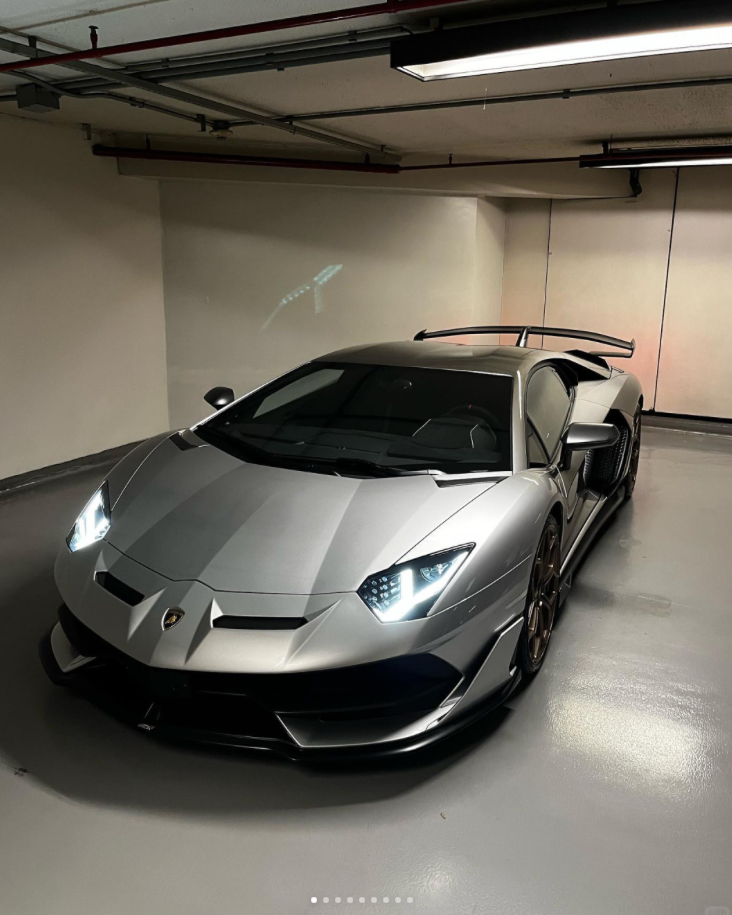 Lamborghini supercar